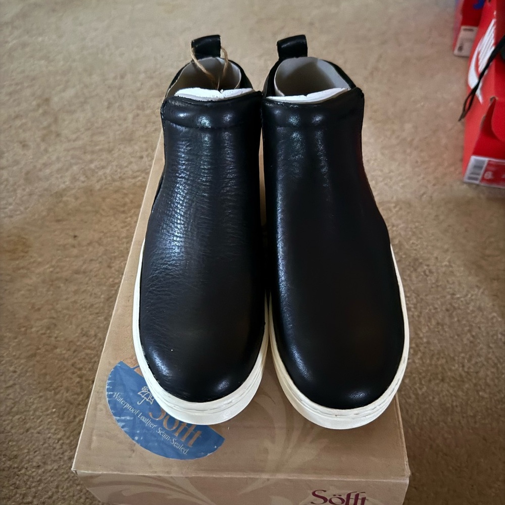 Sofft Black Leather women’s Sneakers